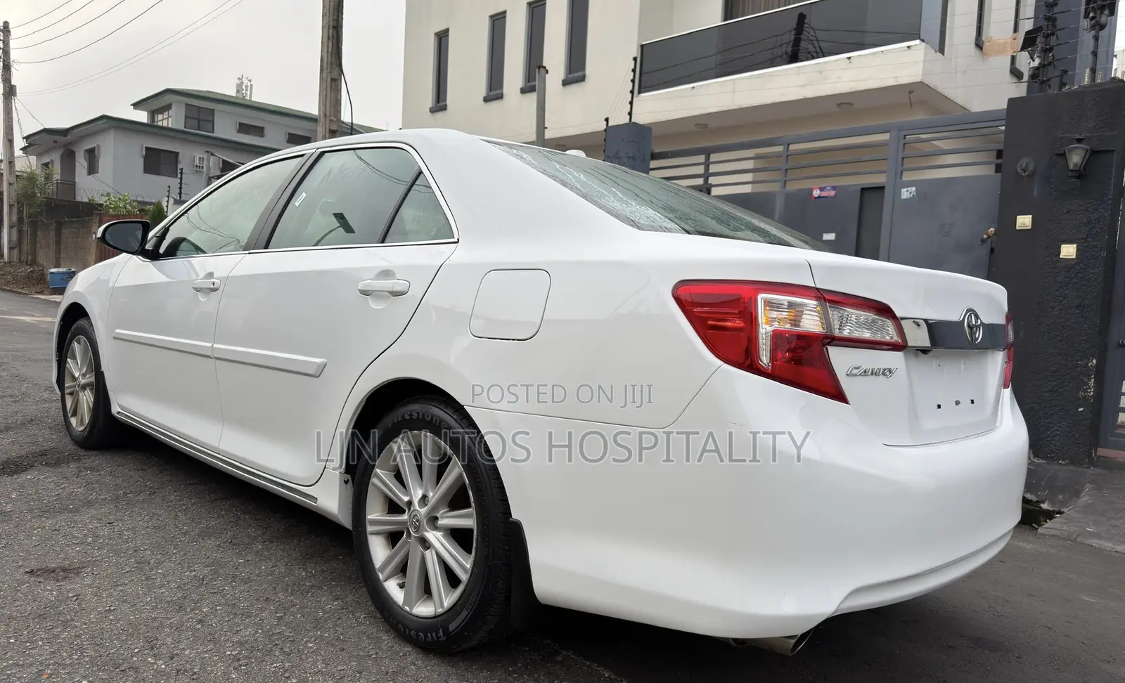 Toyota Camry XLE 4dr Sedan (3.5L 6cyl 6A) 2014 White