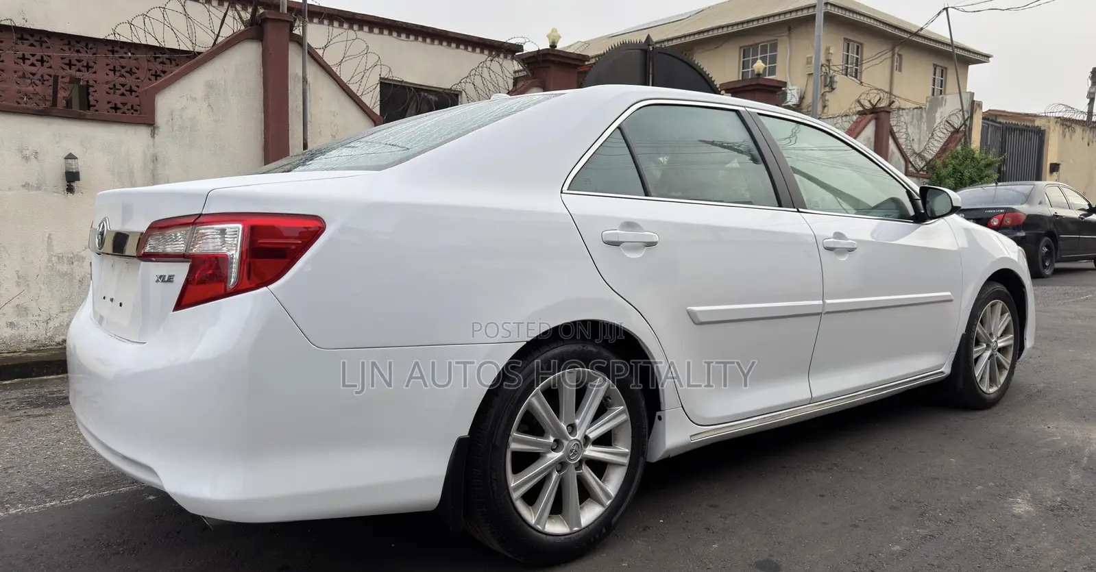 Toyota Camry XLE 4dr Sedan (3.5L 6cyl 6A) 2014 White