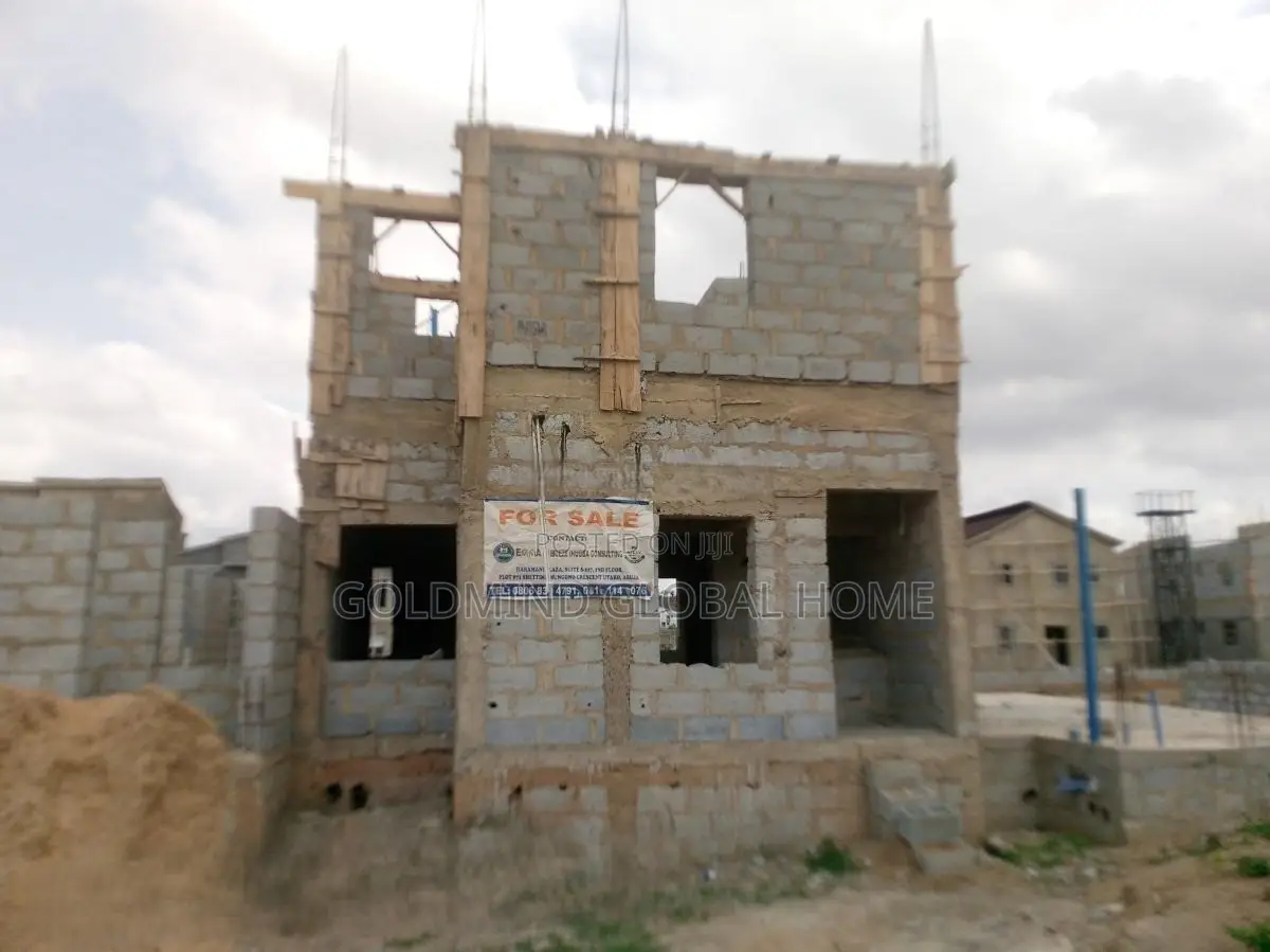 3bdrm Duplex in Lugbe District for sale