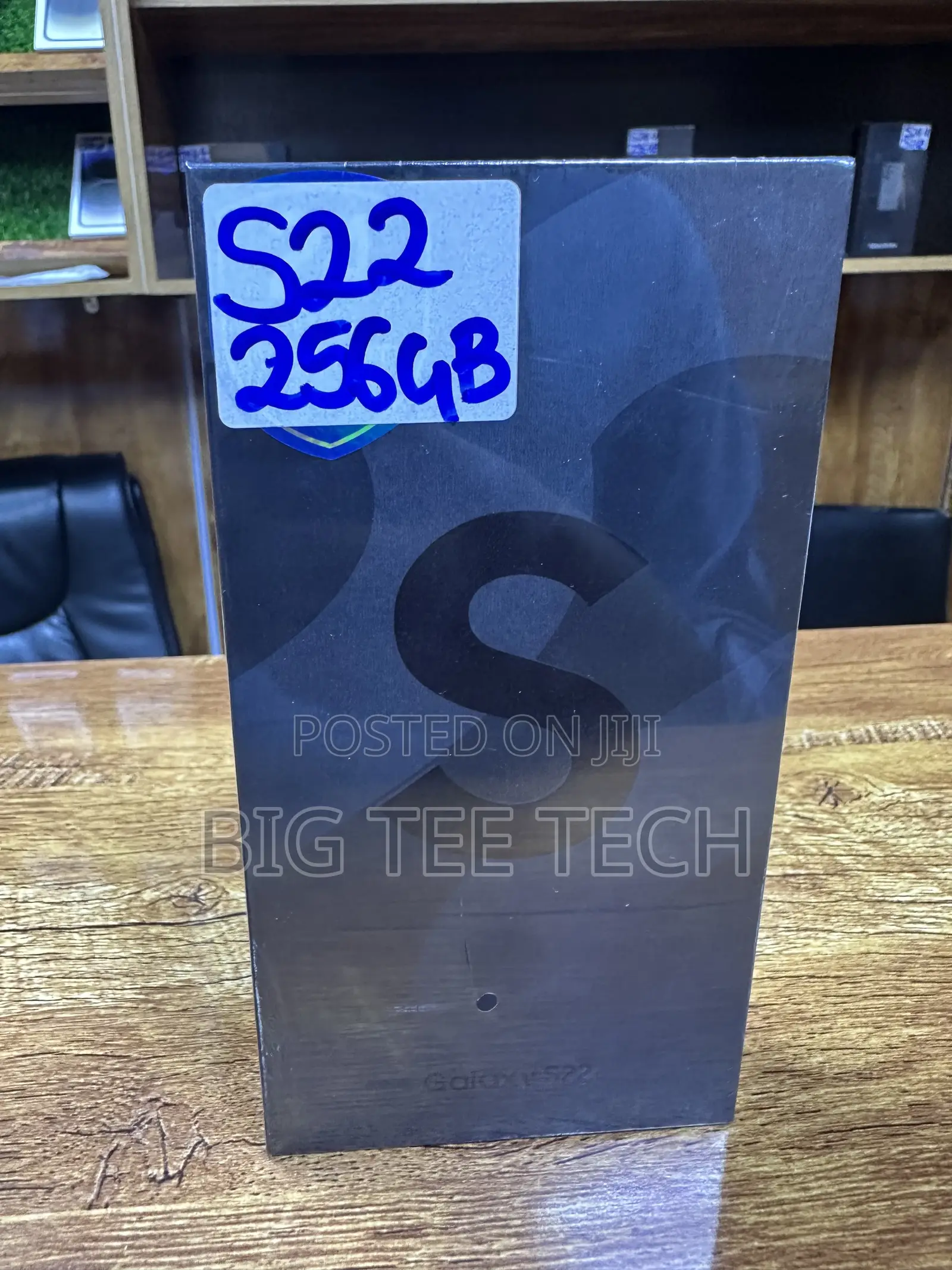 New Samsung Galaxy S22 5G 256 GB Black