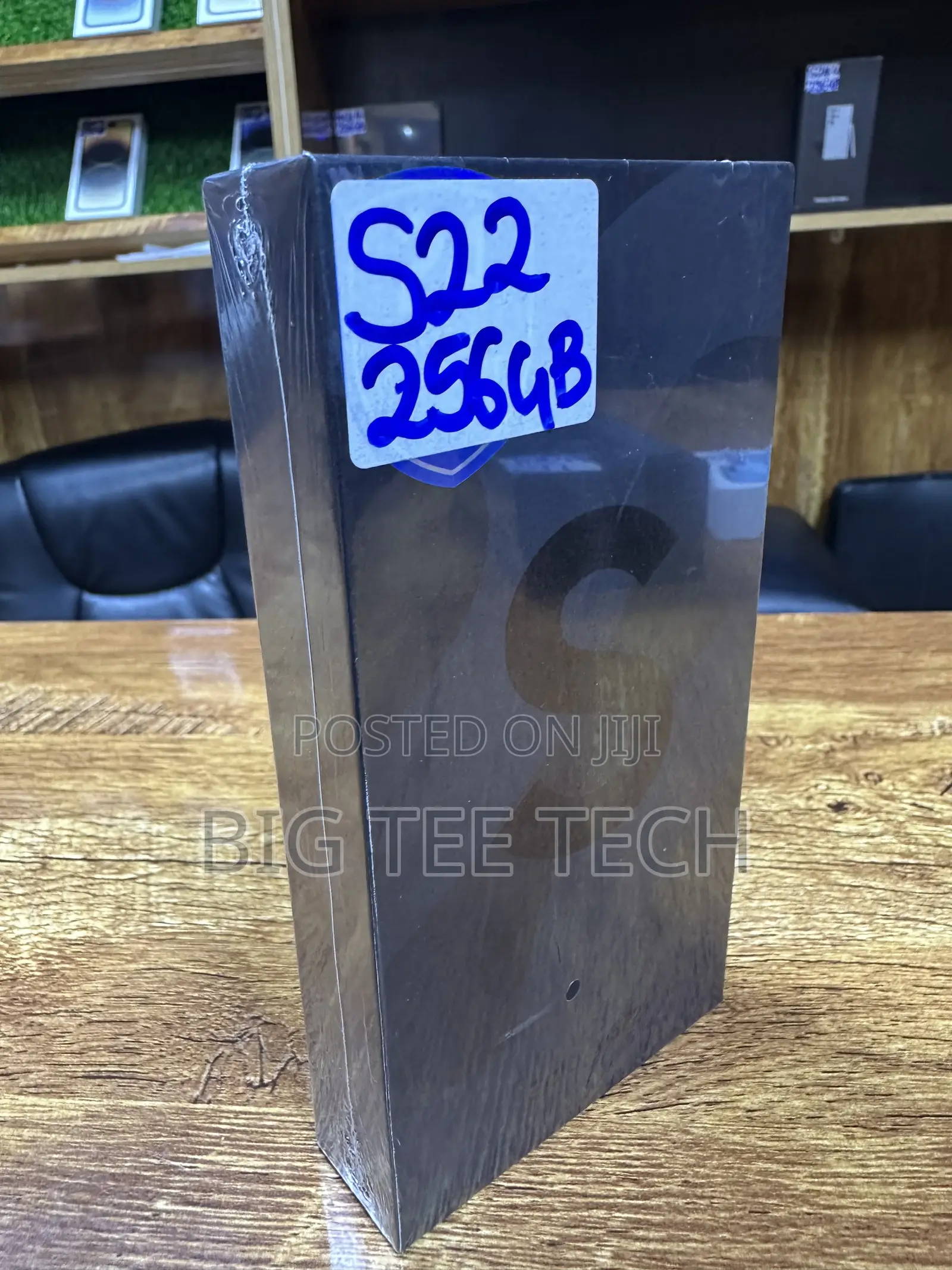 New Samsung Galaxy S22 5G 256 GB Black
