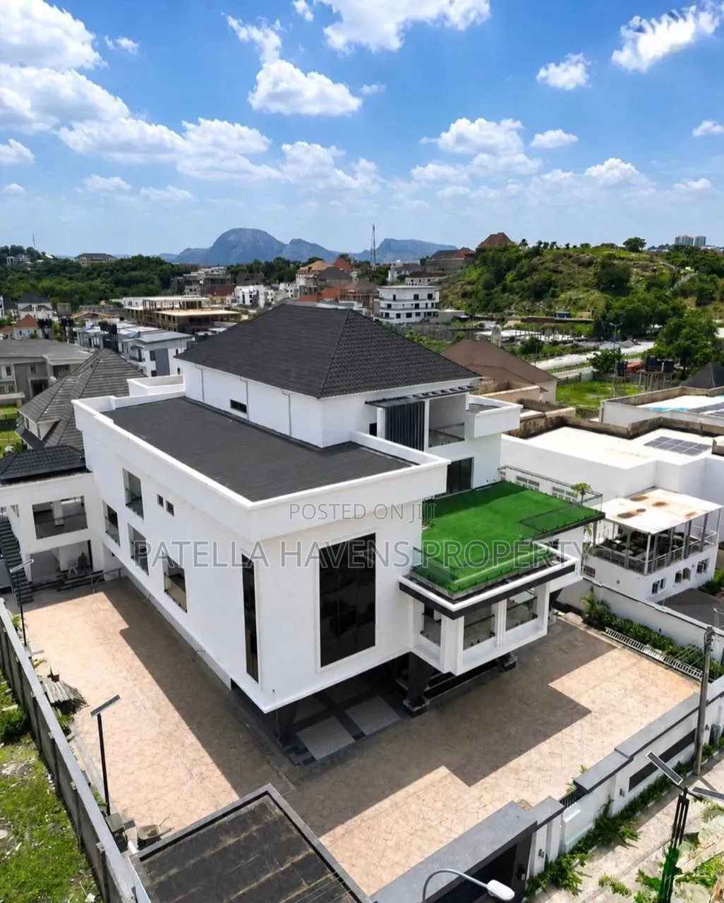 9bdrm Duplex in Guzape District for sale