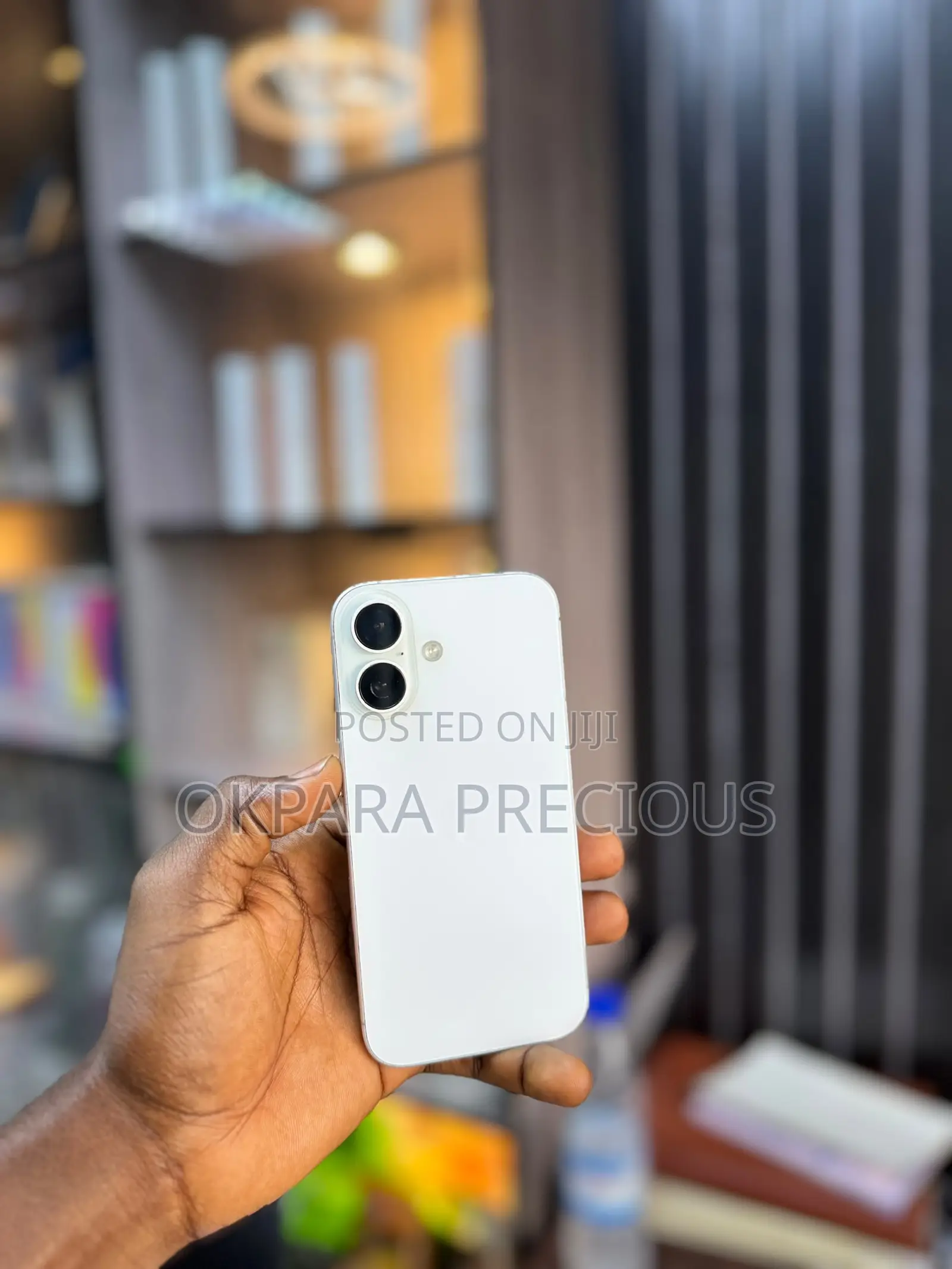 New Apple iPhone 16 128 GB White