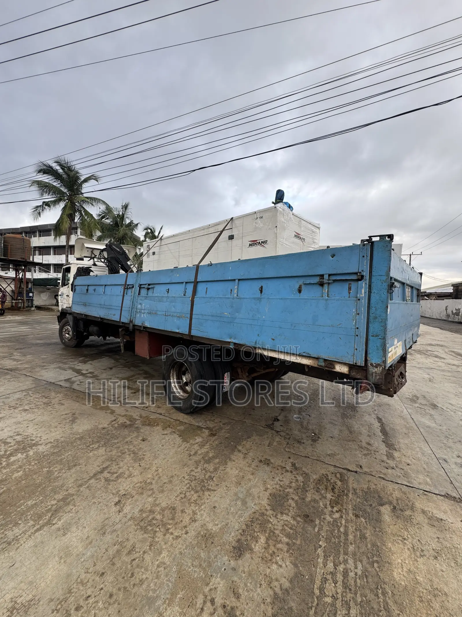 Long Hiab Truck Available for Rental