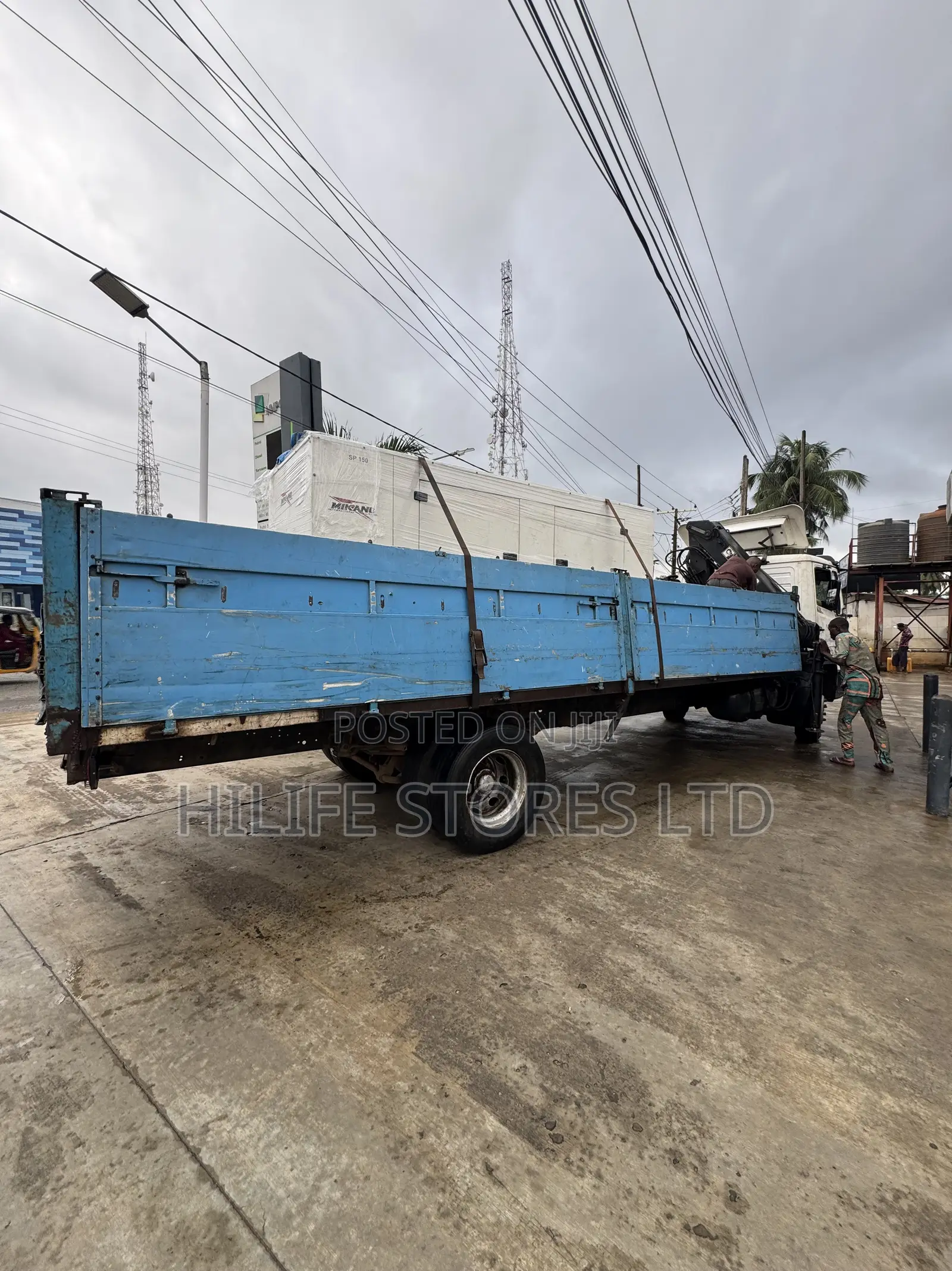 Long Hiab Truck Available for Rental