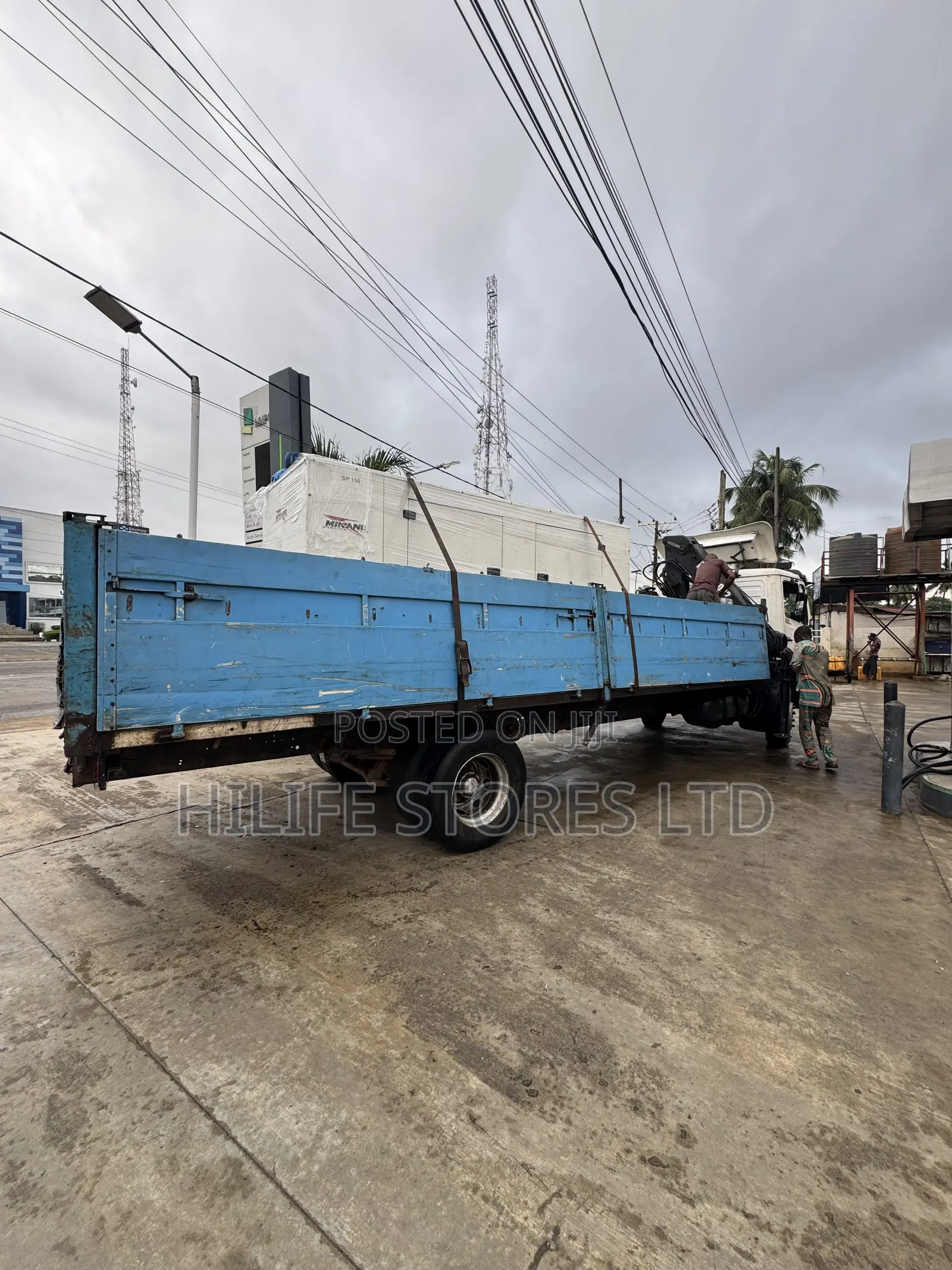 Long Hiab Truck Available for Rental