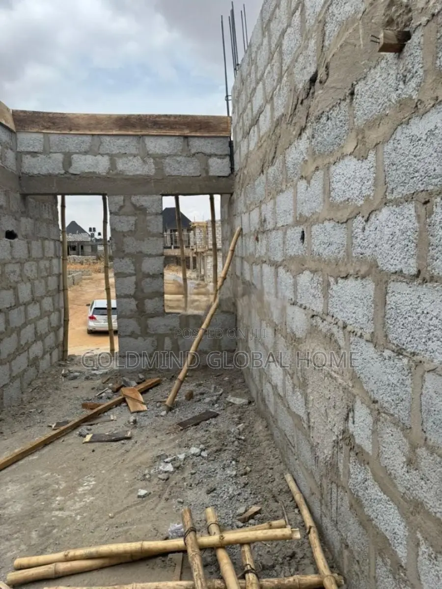 3bdrm Duplex in Lugbe District. for sale
