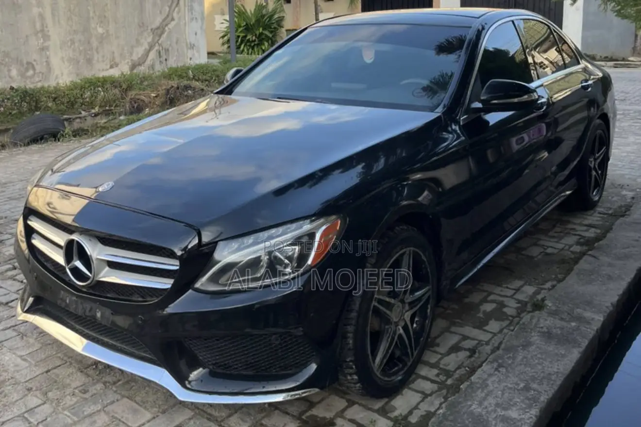 Mercedes-Benz C300 Luxury 4dr AWD 4Matic Sedan (2.0L 4cyl 7A) 2015