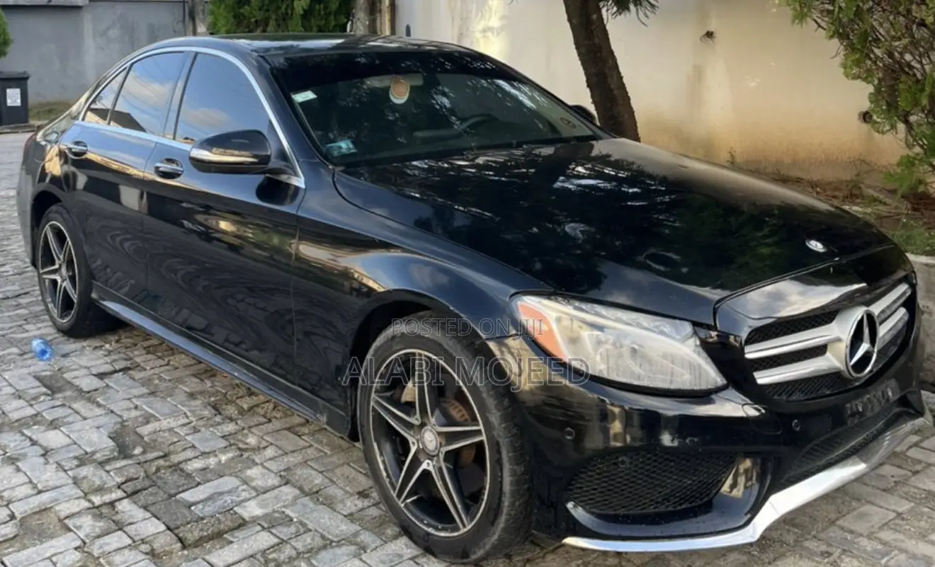 Mercedes-Benz C300 Luxury 4dr AWD 4Matic Sedan (2.0L 4cyl 7A) 2015