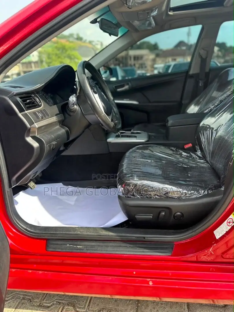 Toyota Camry SE 4dr Sedan (2.5L 4cyl 6A) 2013 Red