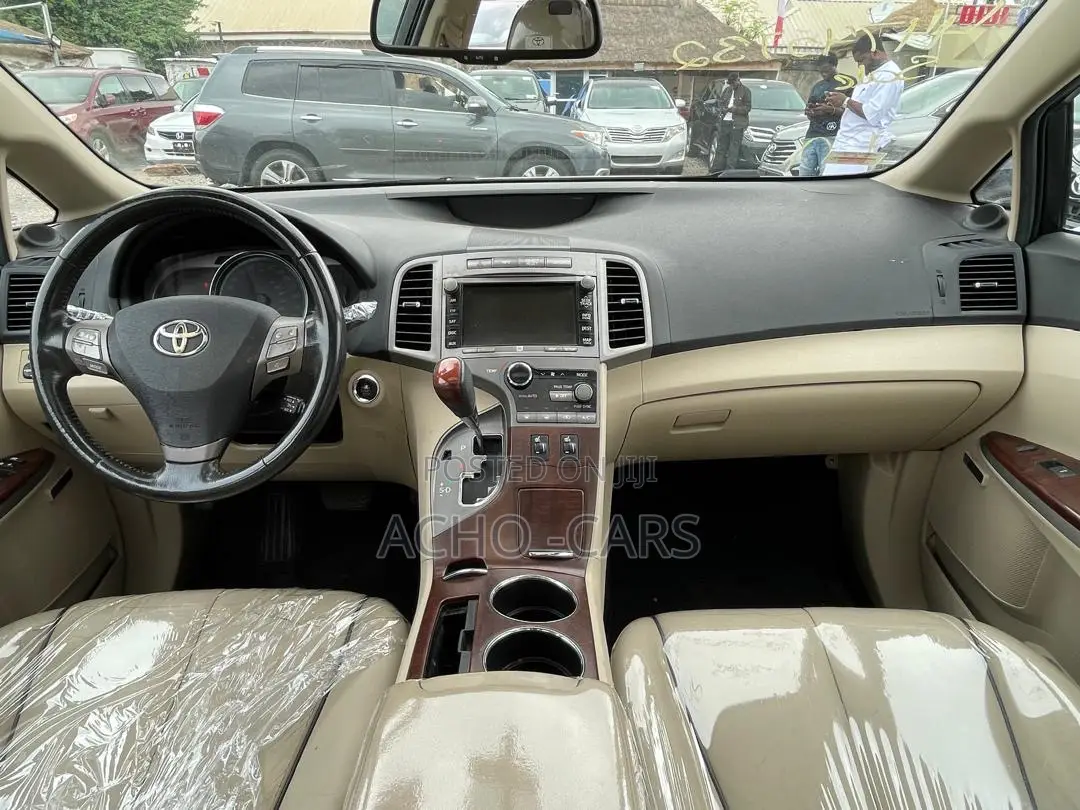 Toyota Venza 2011 White