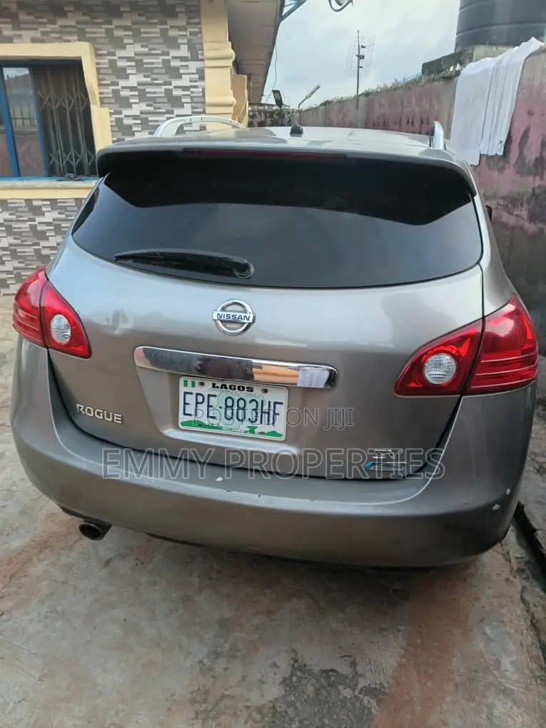 Nissan Rogue SV 2012 Gray