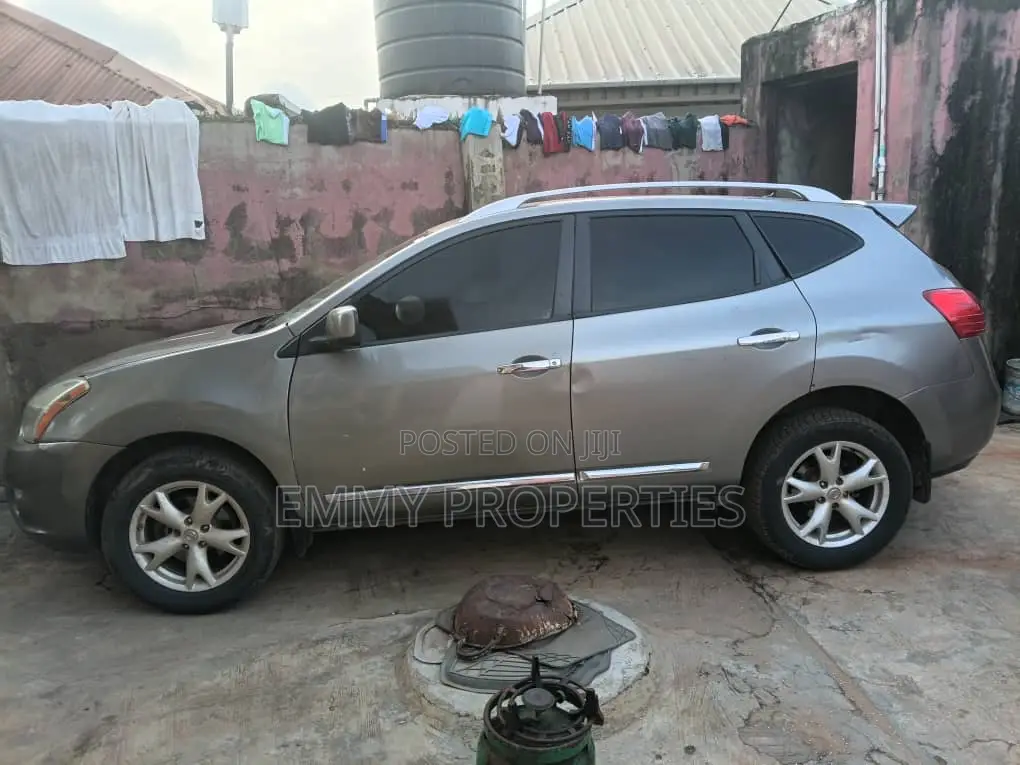 Nissan Rogue SV 2012 Gray