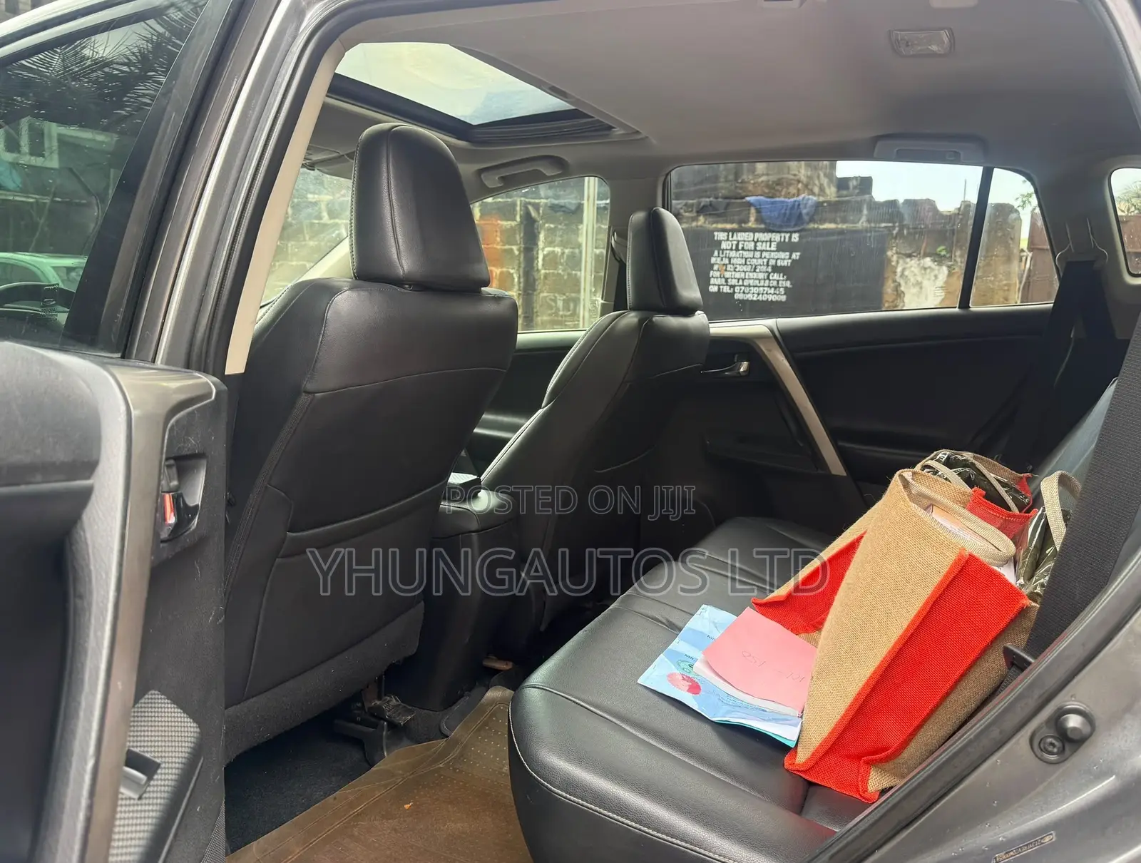 Toyota RAV4 XLE 4dr SUV AWD (2.5L 4cyl 6A) 2014 Gray