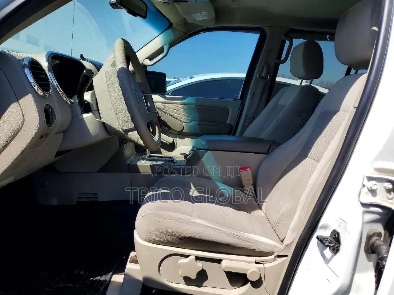 Ford Sport Trac 2007 White