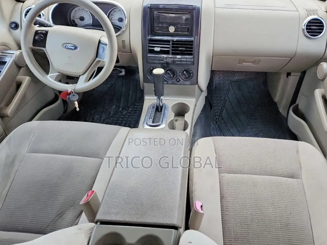 Ford Sport Trac 2007 White