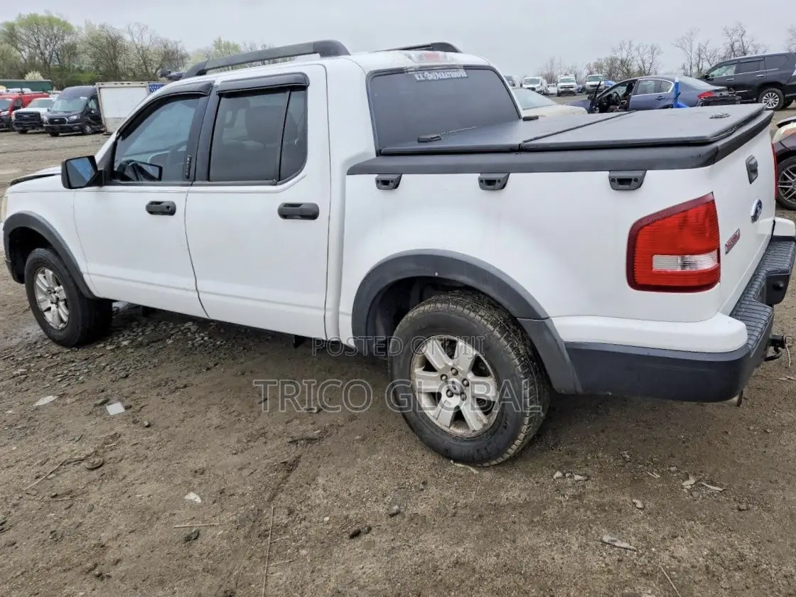 Ford Sport Trac 2007 White