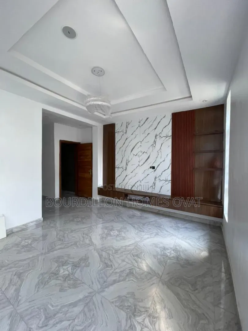 1bdrm Apartment in Ikota Lekki Lagos for sale