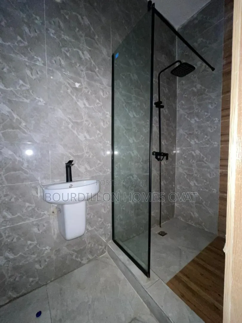1bdrm Apartment in Ikota Lekki Lagos for sale