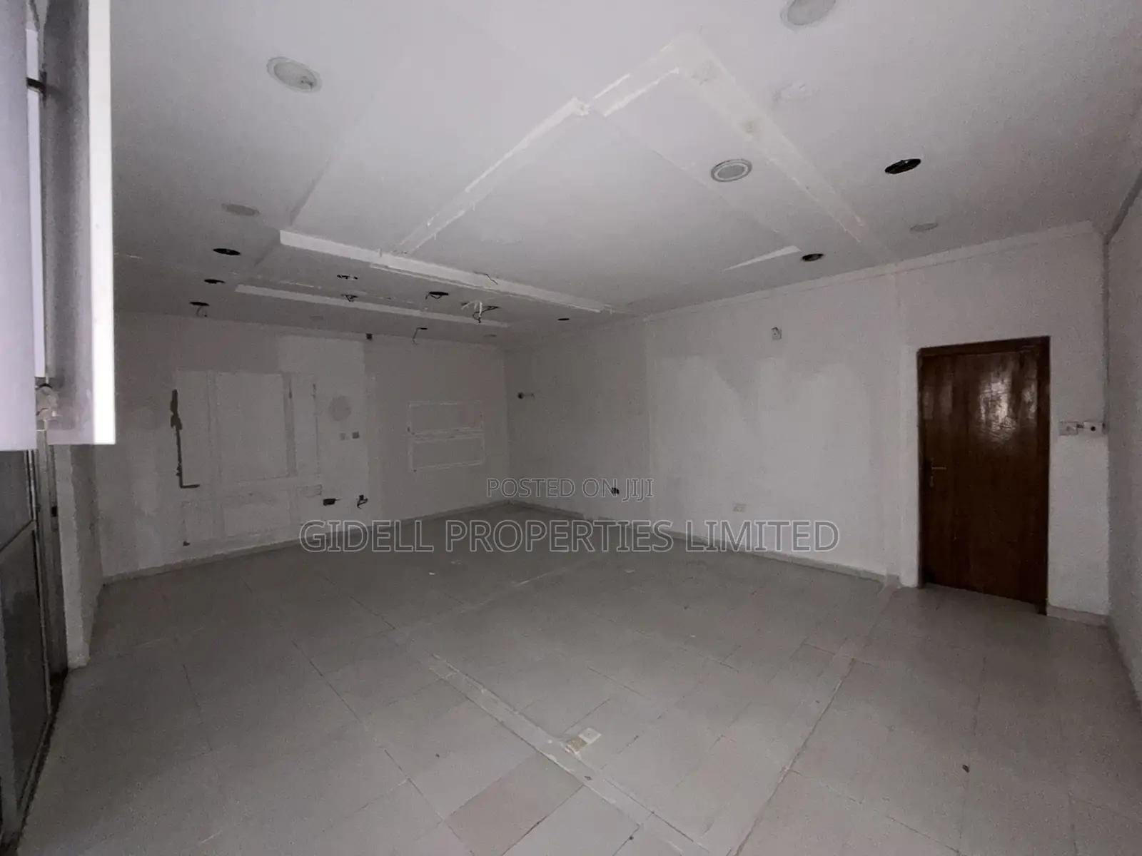 Office / Shop Space on the Second Floor in a Strategic Location