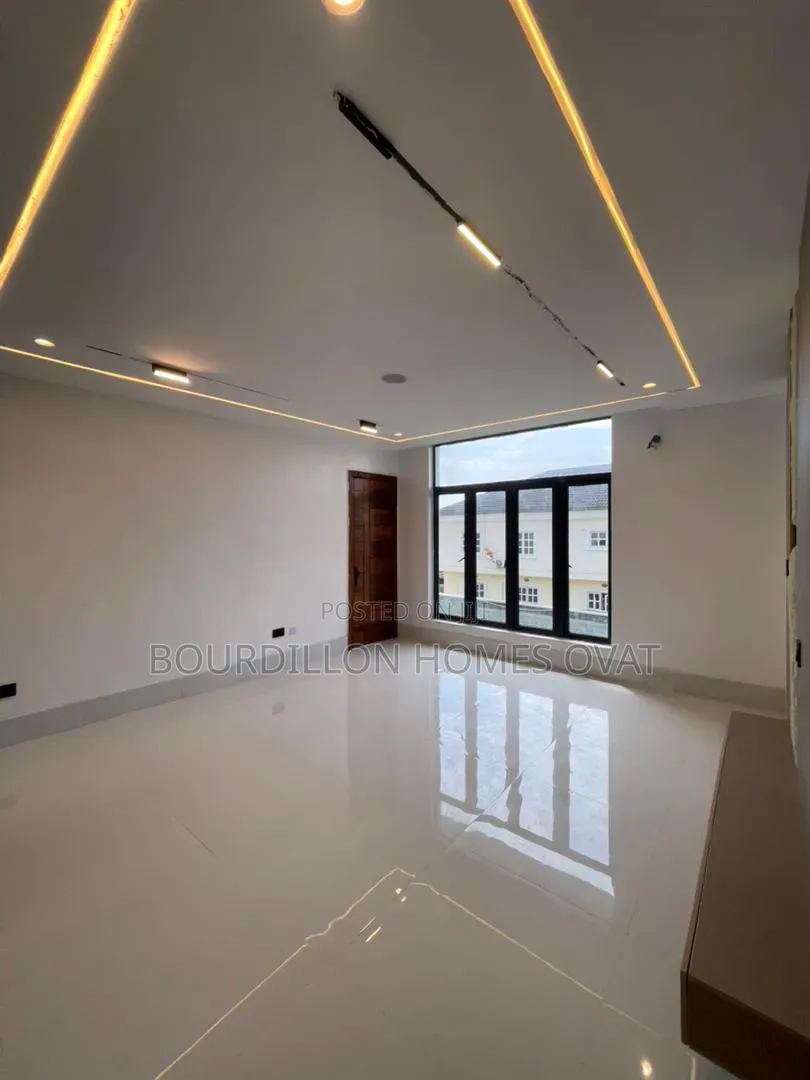 5bdrm Duplex in Vgc Lekki Lagos for sale
