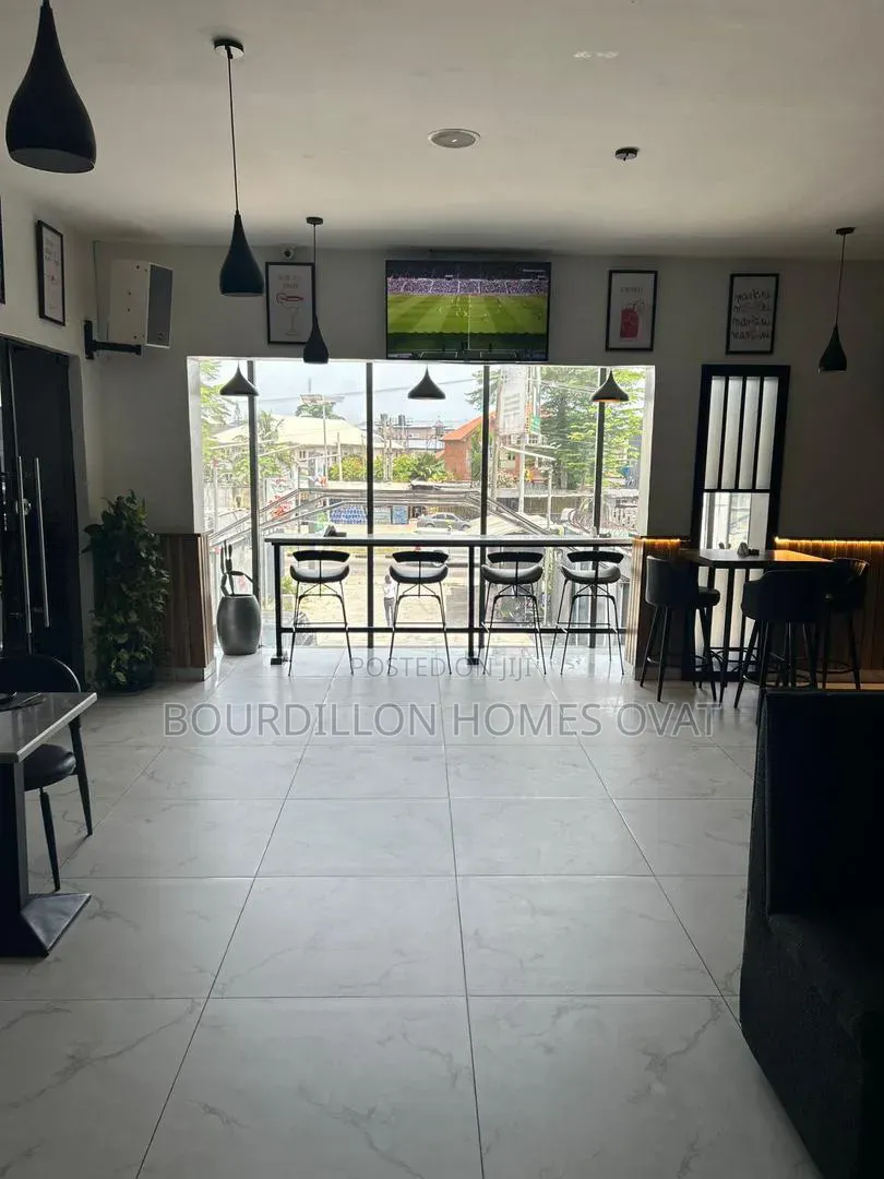 1bdrm Apartment in Lekki Phase 1 for sale