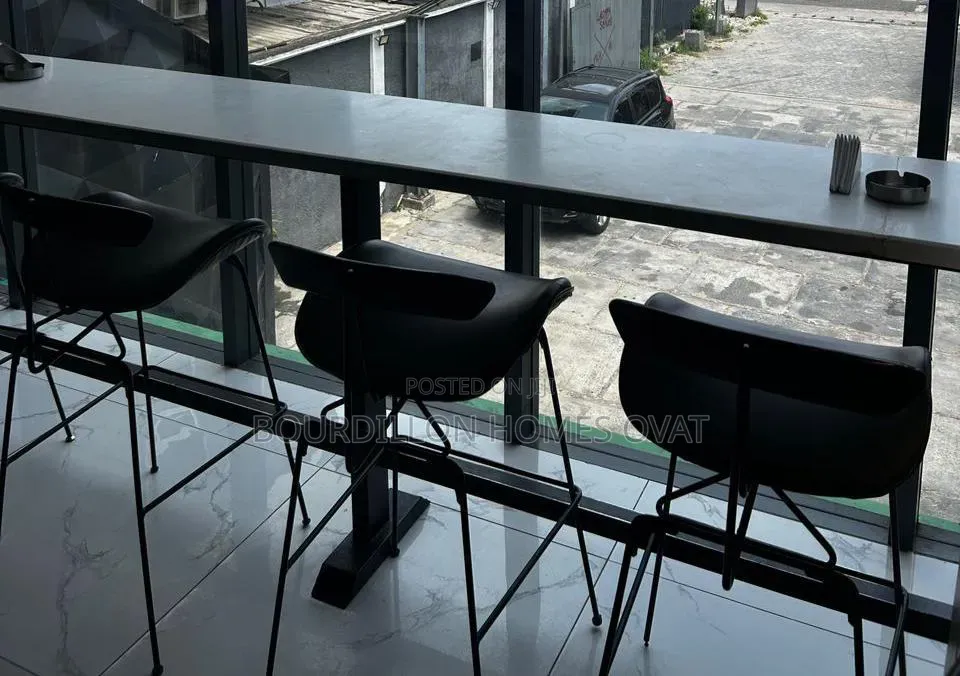 1bdrm Apartment in Lekki Phase 1 for sale