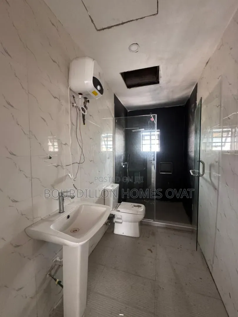 2bdrm Apartment in Ikate Lekki Lagos for rent