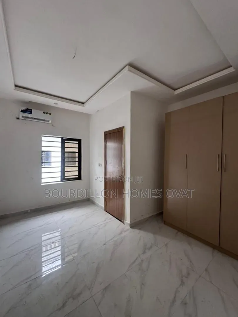 2bdrm Apartment in Ikate Lekki Lagos for rent