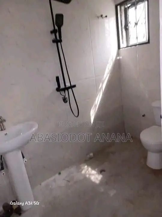 2bdrm Apartment in Ekom Iman, Uyo for rent