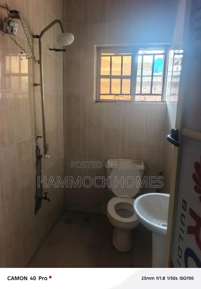 3bdrm Block of Flats in Okebadan Estate., Akobo for rent