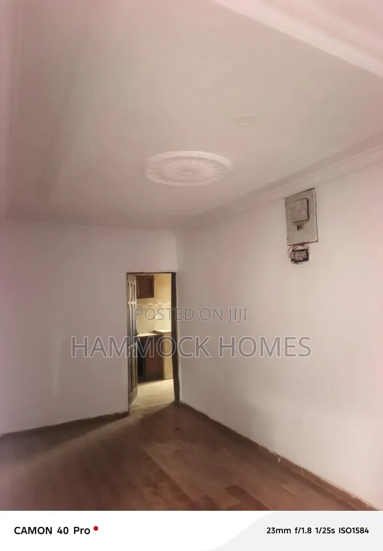 3bdrm Block of Flats in Okebadan Estate., Akobo for rent