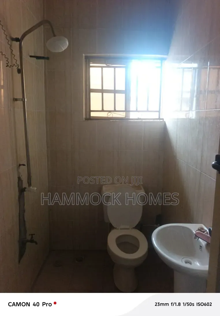 3bdrm Block of Flats in Okebadan Estate., Akobo for rent