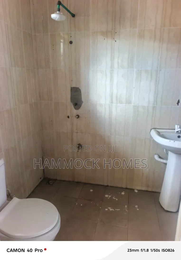 3bdrm Block of Flats in Okebadan Estate., Akobo for rent