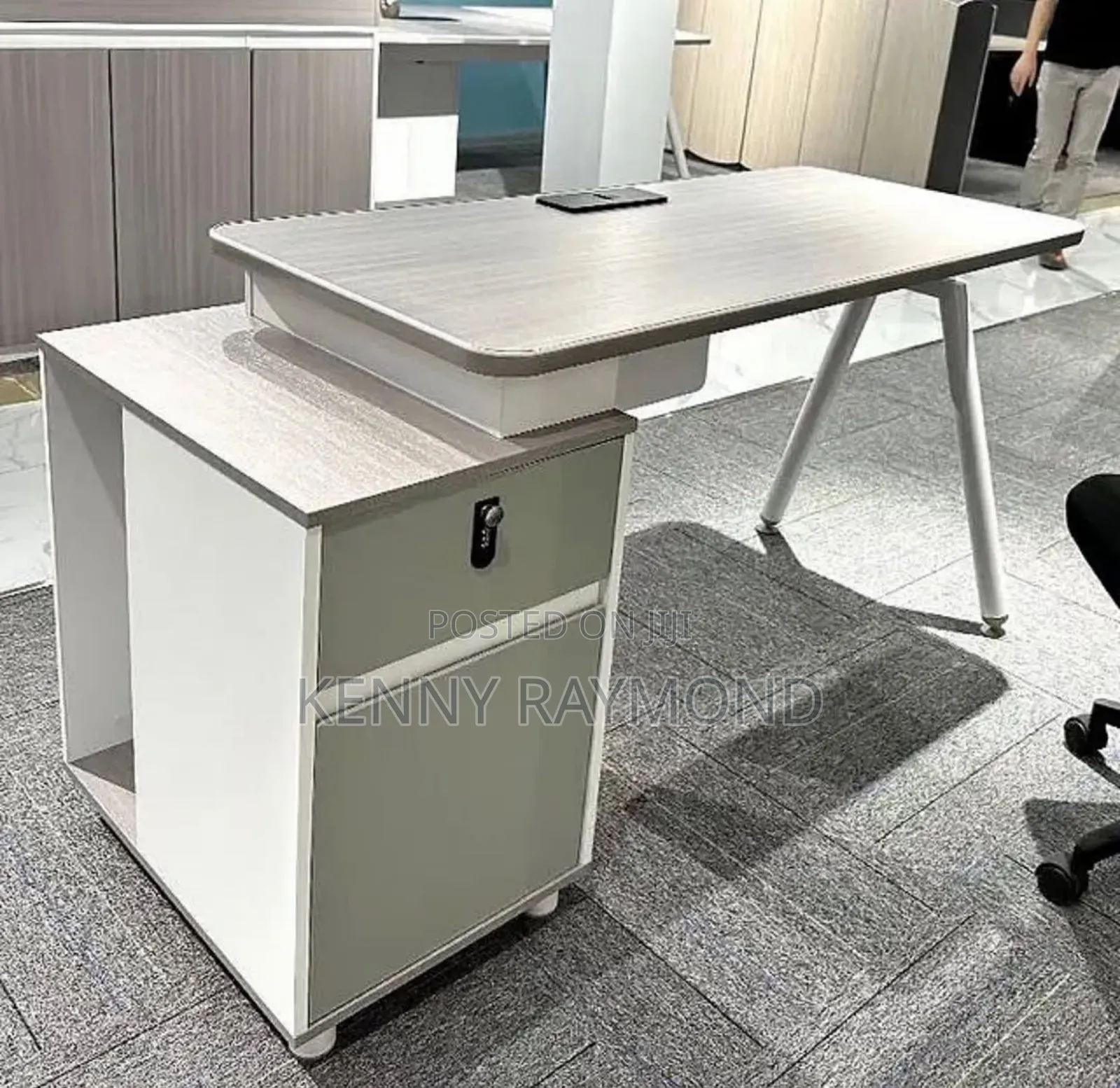 Executive Office Table With Mobile Drawer and Metal Leg