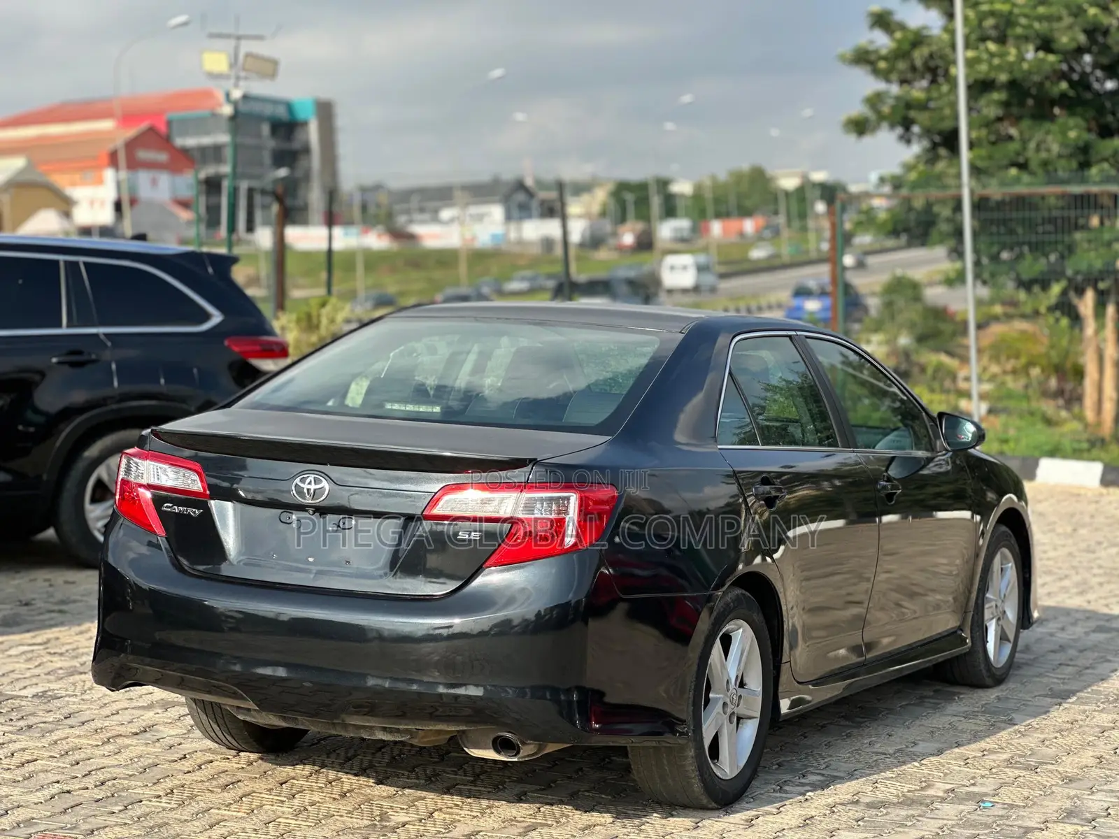 Toyota Camry SE 4dr Sedan (2.5L 4cyl 6A) 2013 Black