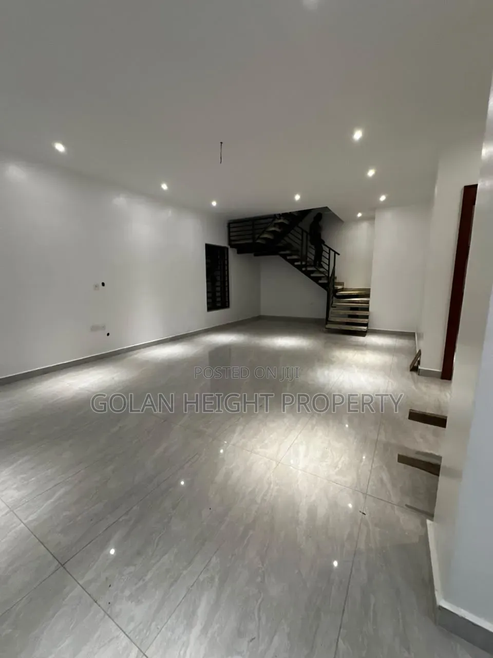 4bdrm Townhouse / Terrace in Diplomatic Zone City, Katampe Extension