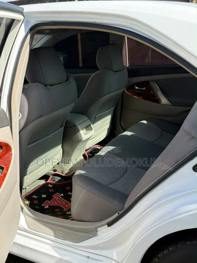 Toyota Camry 2.4 SE 2008 White