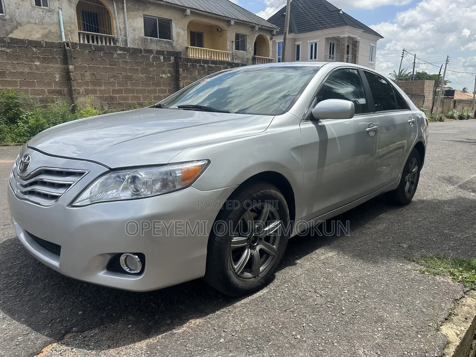 Toyota Camry LE 4dr Sedan (2.5L 4cyl 6AM) 2010 Silver