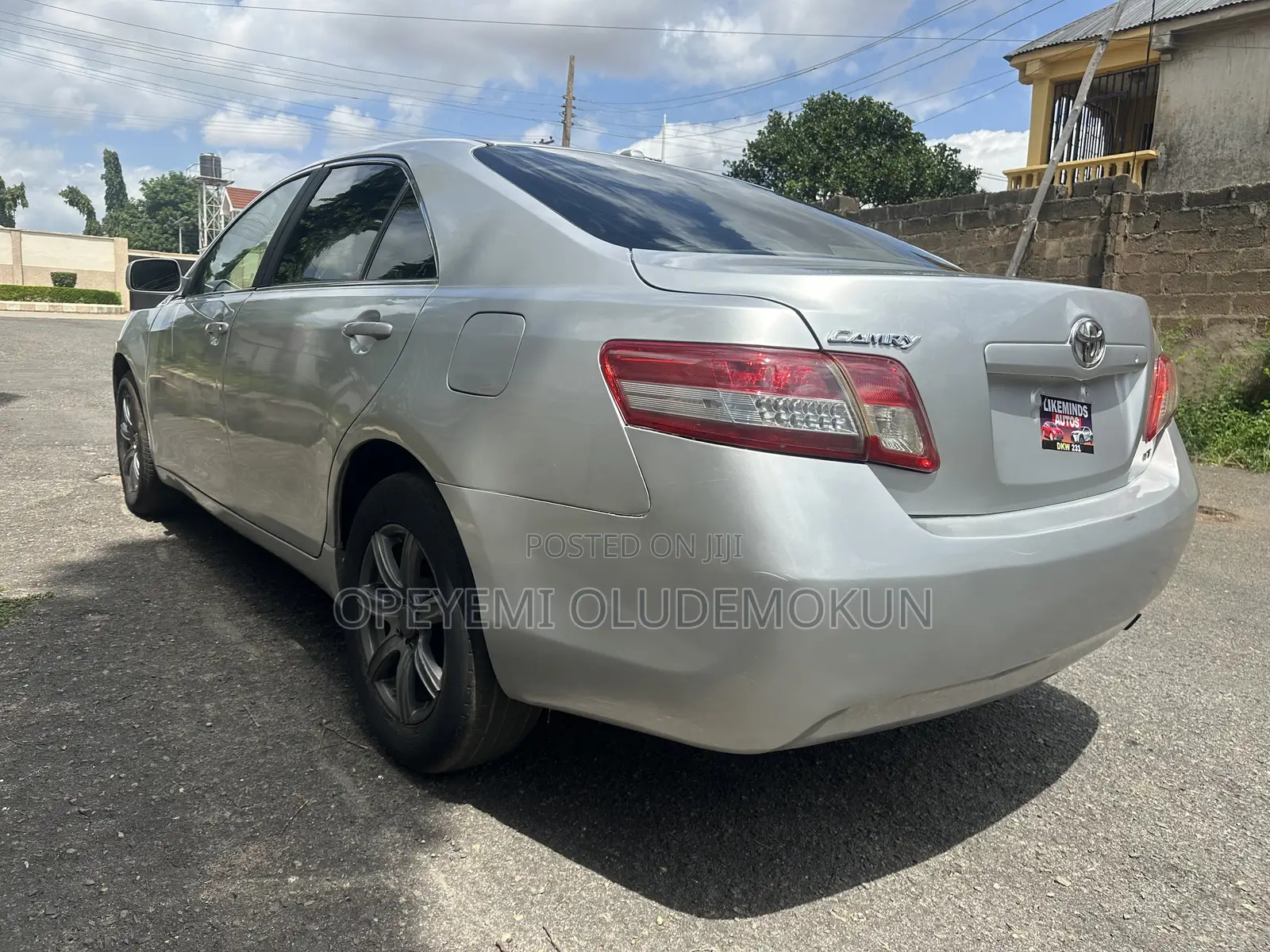 Toyota Camry LE 4dr Sedan (2.5L 4cyl 6AM) 2010 Silver