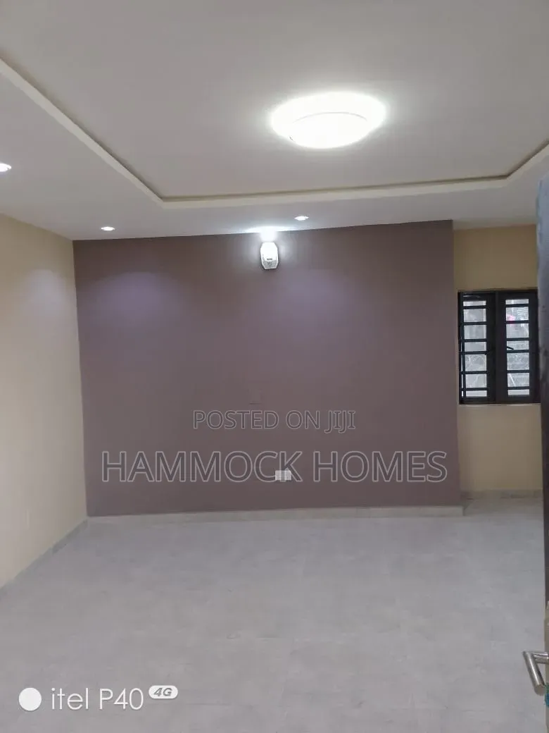 3bdrm Block of Flats in Dejo Oyelese Estate, Old Bodija for rent