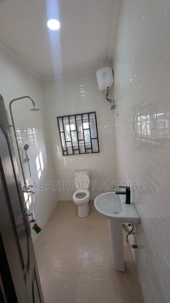 4bdrm Duplex in Shelter Afrique, Uyo for rent