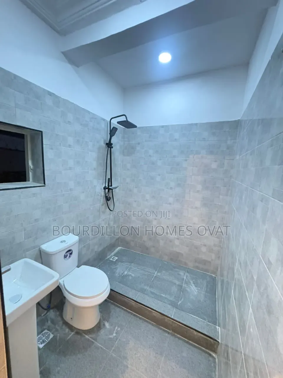 1bdrm Apartment in Ikota Villa Estate for rent