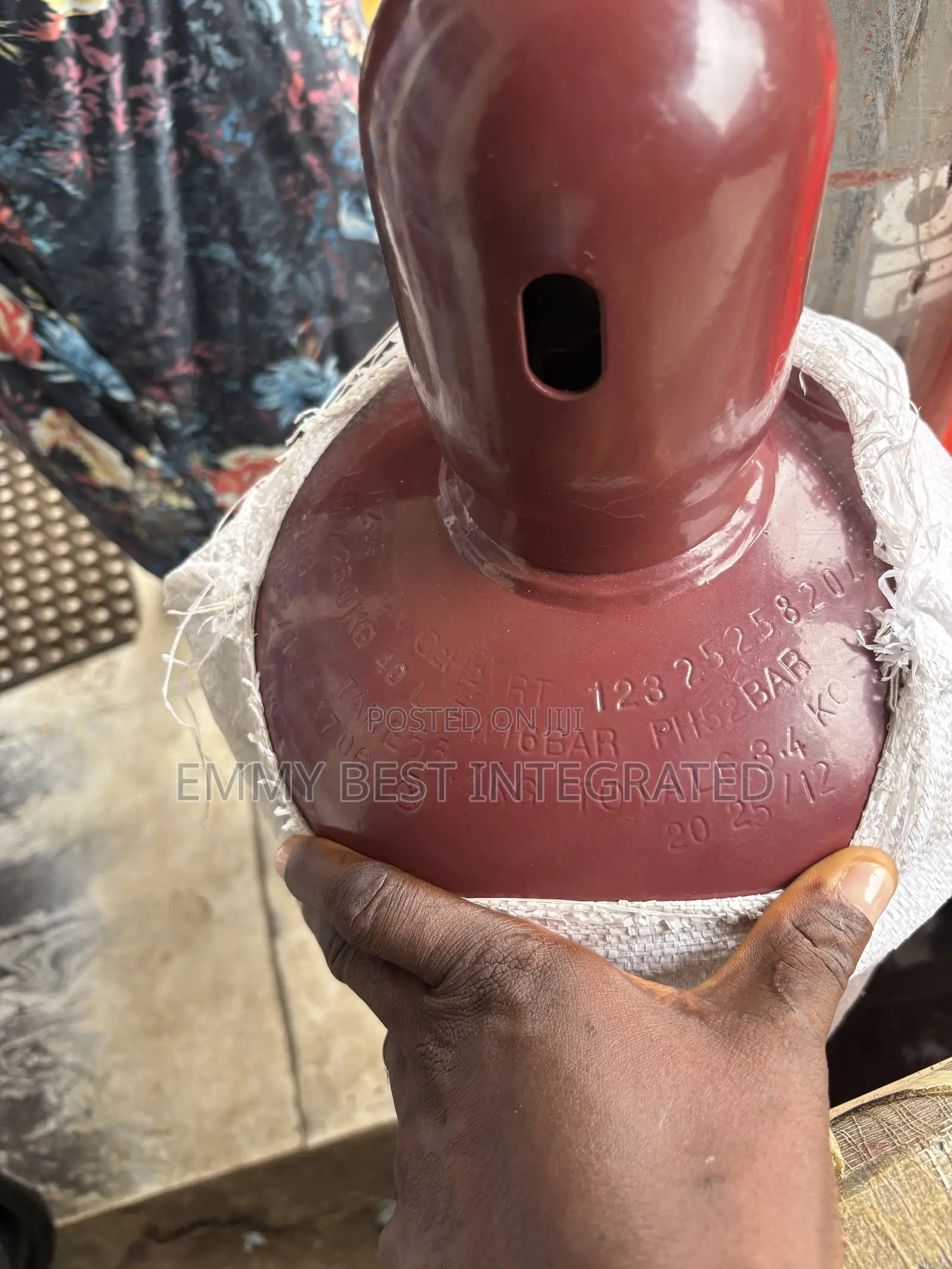 Acetylene (C2h2).