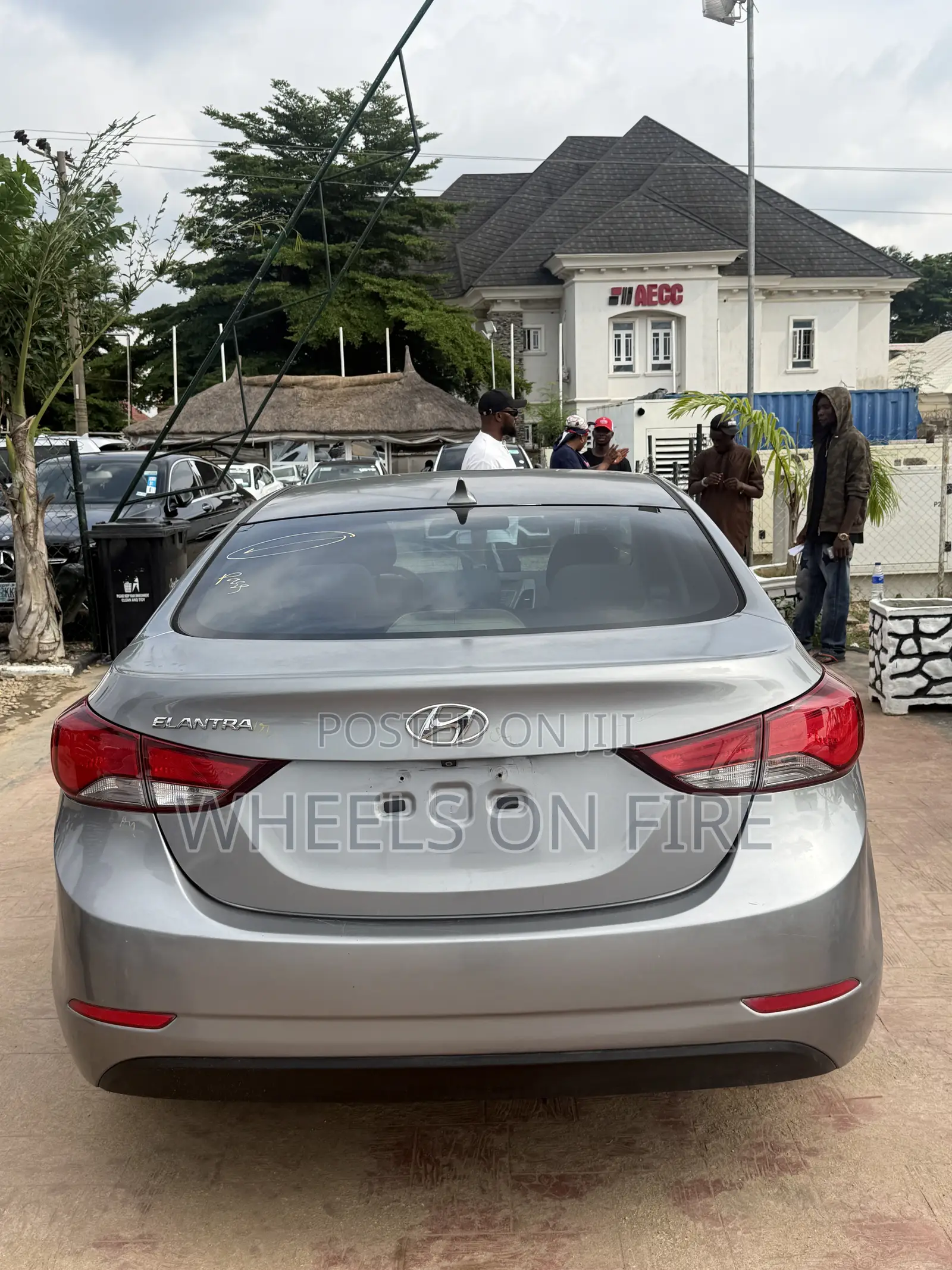 Hyundai Elantra Limited 4dr Sedan (1.8L 4cyl 6A) 2014 Gray