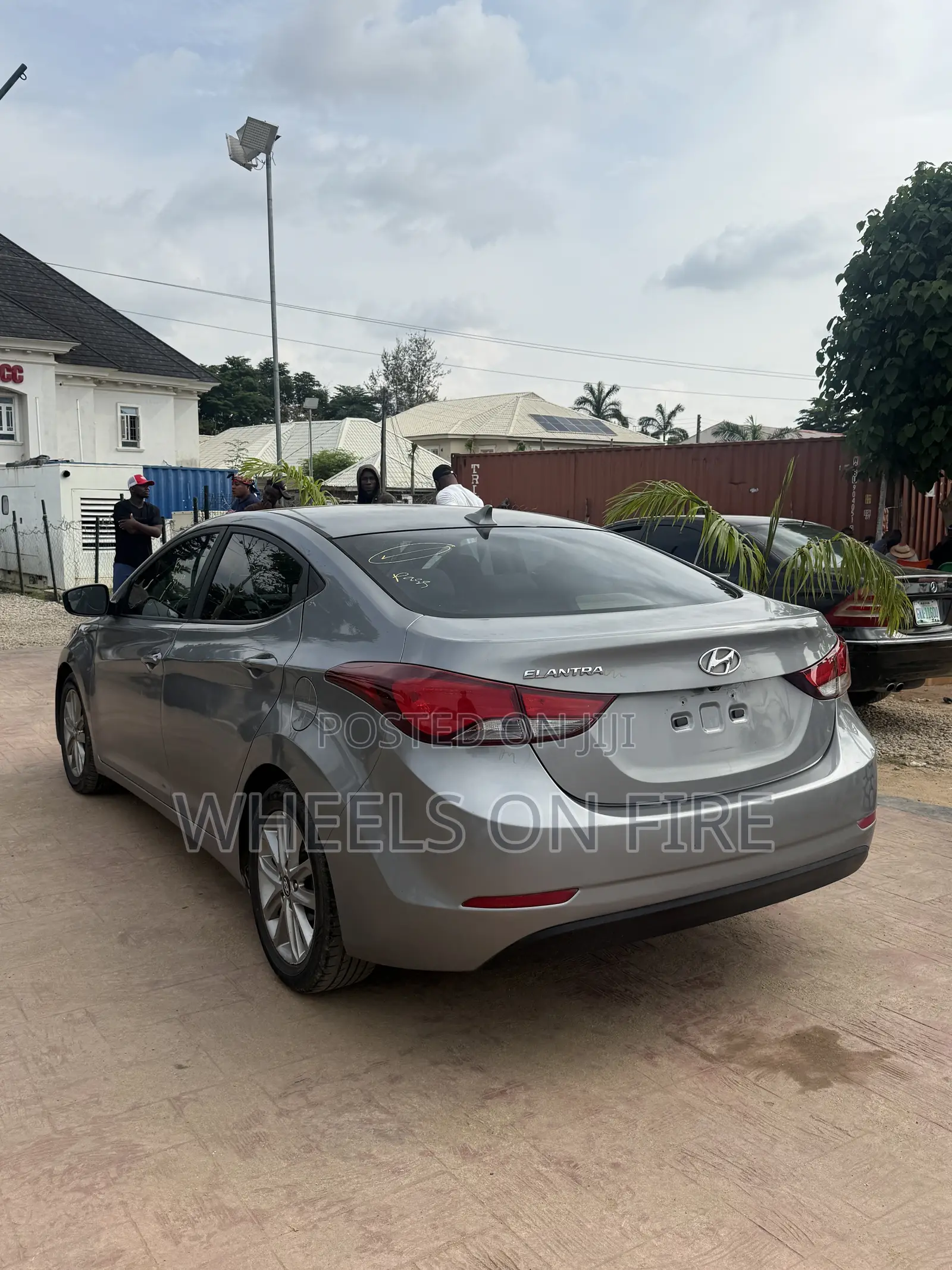 Hyundai Elantra Limited 4dr Sedan (1.8L 4cyl 6A) 2014 Gray