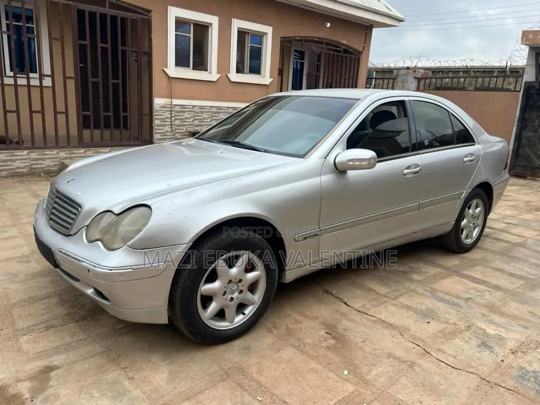Mercedes-Benz C240 2004