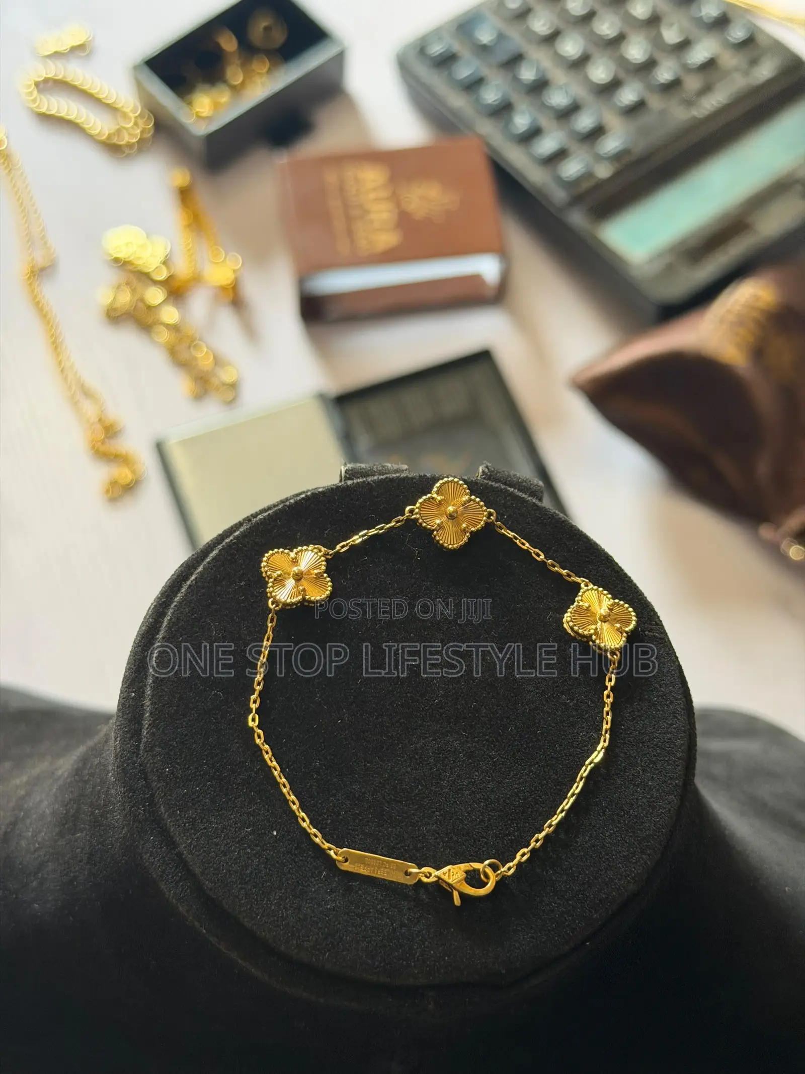 Luxury Gold Guilloché Clover Bracelet - 3 Motifs Vca Style