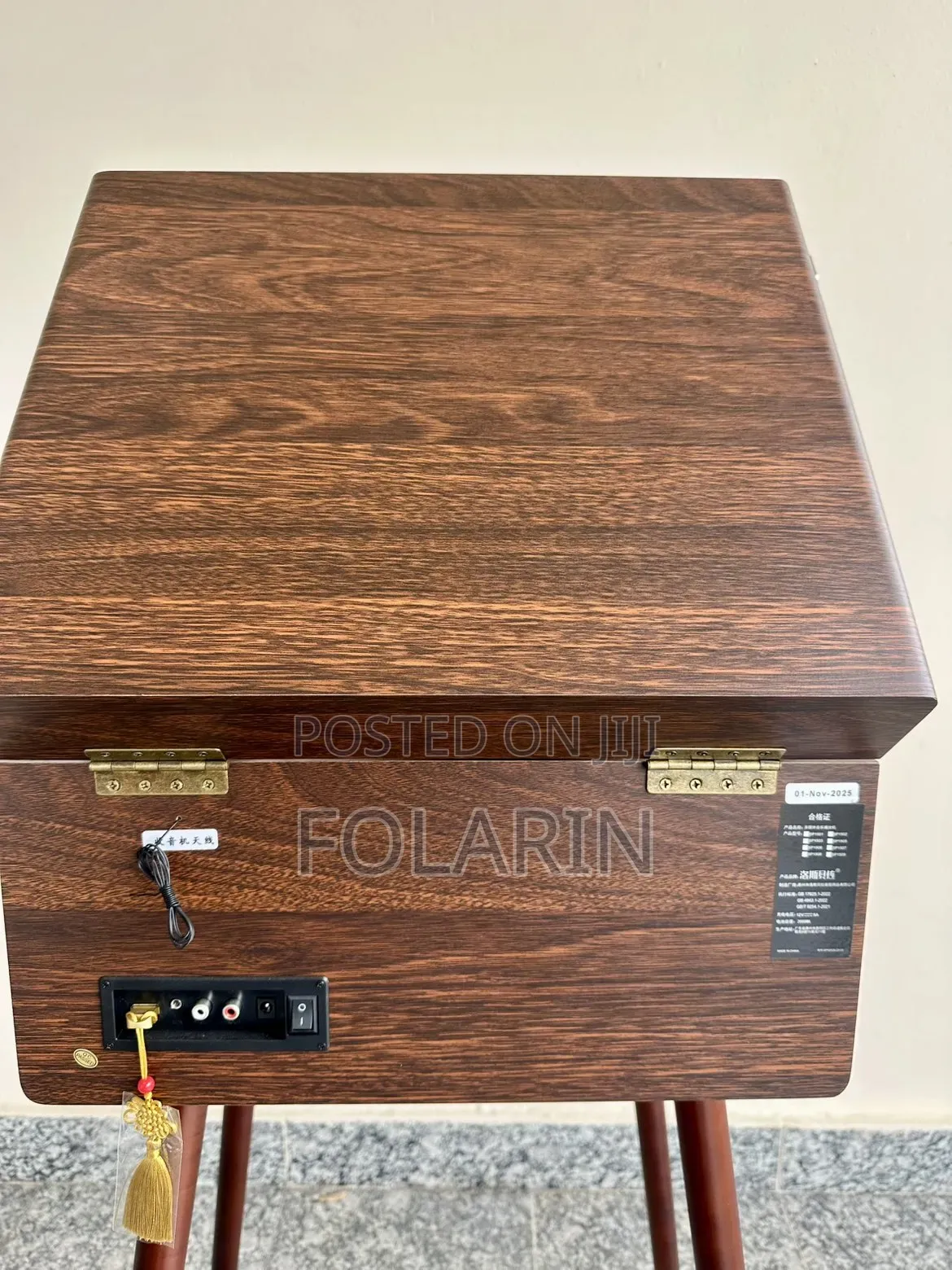 The "Rose Bella" Retro-Style Vinyl Players