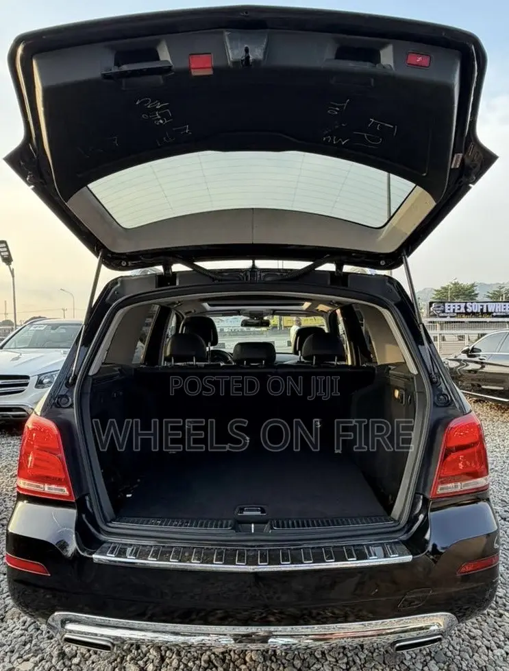 Mercedes-Benz GLK-Class 350 2014 Black